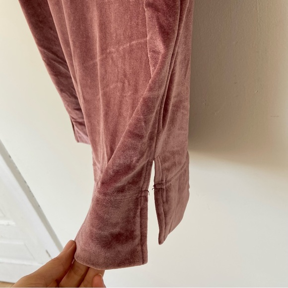 Anthropologie Pink Velvet Mock Neck Top size Small - Picture 4 of 10